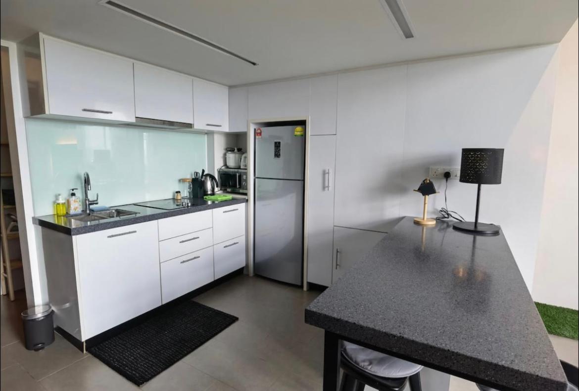 Kl Sentral Serviced Apartment - The Establishment Kl Sentral By Loop Suites 쿠알라룸푸르 외부 사진